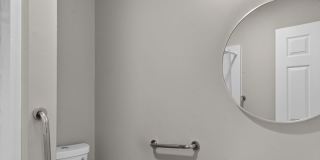 Charming 2BR Duplex in Oak Ridge Gallery 12