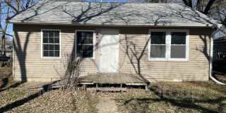 940 SE Pinecrest Dr 940 SE Pinecrest Dr Gallery 1