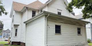 219 E Wallace Ave Gallery 1