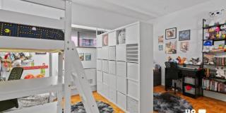 350 Albany Street Gallery 9