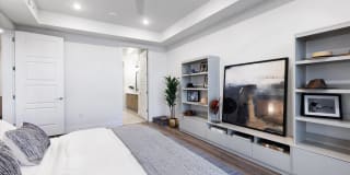 1155 Barton Springs Gallery 17