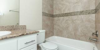 Montabella at Oak Forest Apartments Gallery 35