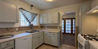 4 Bedroom 2 Bathroom House with 2 Car Garage Located in Fashion Square Near Schools and Shopping 4 Bedroom 2 Bathroom House with 2 Car Garage Located in Fashion Square Near Schools and Shopping Gallery 17