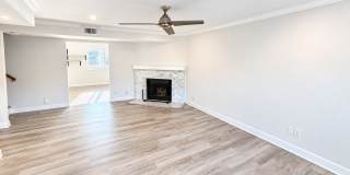 2 story - 2 bedroom 2.5 bath townhouse Gallery 1
