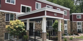 Whispering Pond Apartments Gallery 1