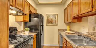 Atrium Court Apartment Homes Gallery 4