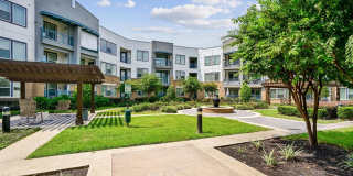 Flats on Tanglewilde Gallery 13