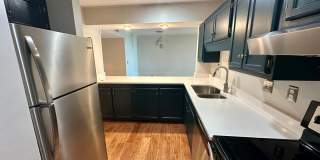 Spacious 2 Bedroom, 2 Bathroom Condominium with City Views Gallery 3