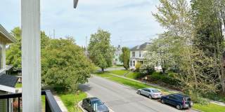 Spacious 3 & 4 Bedroom Apartments Near WWU + Downtown Gallery 71