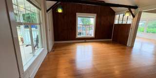 Charming Three Bed West Seattle Vintage Home Near Lincoln Park and Puget Sound! Gallery 14