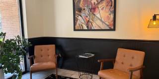 Lovely Lowry Hill 1 Bedroom Condo Gallery 3