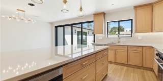 12509 Emelita Gallery 23
