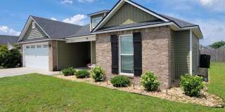 Modern 4BR Home with Screened Porch, Granite Kitchen & Fenced Backyard Gallery 1