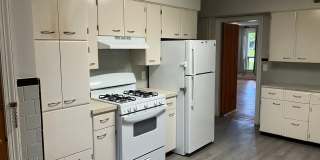 3 BR/3 BA Home with Large Yard Gallery 14