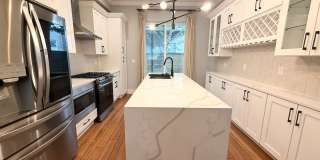 Stunning 4-Bedroom Townhome in Grays Ferry! Available NOW! Gallery 8