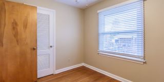 Lovely Large 3 Bedroom 1 1/2  Bath Ranch Style Home Gallery 10