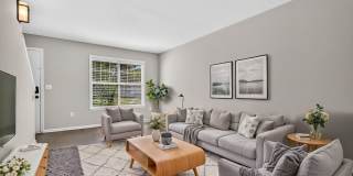Comfortable Ladson Home Near Everyday Conveniences Gallery 1