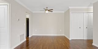 Huntington Square Gallery 38