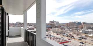 Artisan on 39th Gallery 87