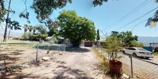 Available Now! Single Family 1/1 home for lease with large lot and 1 car garage! Gallery 11