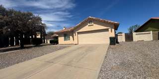 Beautiful 4 bedroom home in the neighborhood of Canyon De Flores! Gallery 3