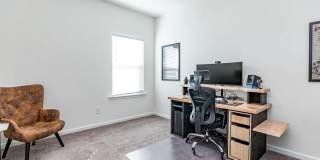 805 Scarlet Gallery 15