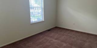 Spacious Townhome Close To EVERYTHING Gallery 11