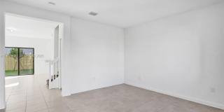 8265 NW 41st St Gallery 33