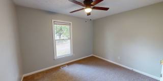 Charming 3 bedroom / 2 bathroom home with large fenced backyard near shopping & Fort Bragg! Gallery 15