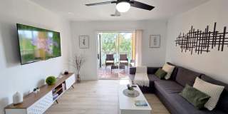 5447 Vineland Road Gallery 1