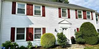 242 Marblehead Lane Gallery 1