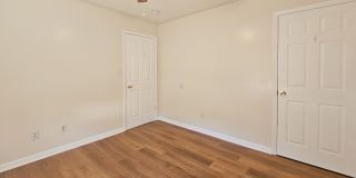 Knoxville 37921 - 3 bedroom, 2 bath Duplex - Contact Ryan Fogarty 865-333-4840 Gallery 9