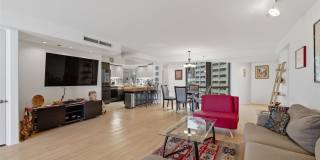 66 Queen Street unit: 1605 Gallery 5