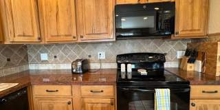 Riverfront 2BR Condo Great Views, Luxury Furnished incl UTILITIES Riverfront 2BR Condo Great Views, Luxury Furnished incl UTILITIES Gallery 15