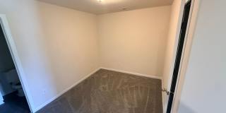 Lovely 3 bedroom/2.5 bath townhome Gallery 16