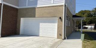 Stylish 3BR Townhome in Atlanta Gallery 1