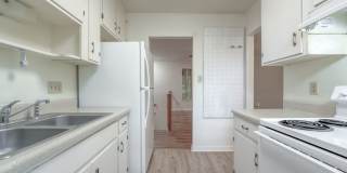 CHARMING NW 3/2 w/ Den, 2 Car Garage, Deck, Fenced Yard, & Wood Floors! $1695/month Avail NOW! Gallery 17