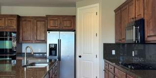 Short term lease! Coral Canyon on Golf Course with POOL- FURNISHED & PARTIALLY FURISNHED OPTION Gallery 9