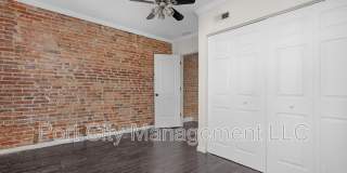 207 South Ellwood Avenue Gallery 17