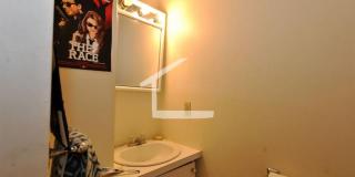 Nicely renovated 4 bed near the Green Line and BC for the upcoming school year! Gallery 9