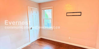 5747 Lakepointe Street Gallery 26