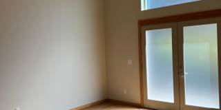 3BR WS Townhome w/ Oversized Windows! 3BR WS Townhome w/ Oversized Windows! Gallery 2
