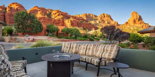 Exquisite Luxury Home Basking in Red Rock Mountains with Infrared Sauna + Fire Tables, Near Oak Creek Golf Course! Mystic Thyme Gallery 33