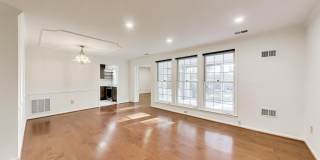 5707 BREWER HOUSE Circle unit: T-2 Gallery 4