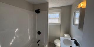 Truly Updated 2-Bedroom Rental Near North Akron Conveniences Gallery 8