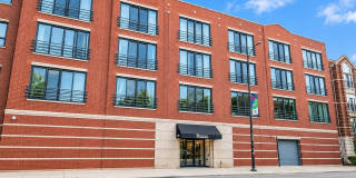 2011 W Belmont Avenue Gallery 1