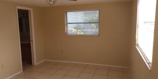 2 Bed/2 Bath 1200 Sq. Ft. home with BONUS ROOM, indoor laundry & a fenced yard!! Gallery 6