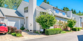 Delightful 3 Bed | 2.5 Bath Townhome | Beaverton | Minutes to Shopping, Dining & Parks | Prime Location Gallery 1