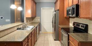 Beautiful 3 Bed 2 Bath Condo with Community Amenities Gallery 10