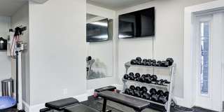 Linden Square Gallery 68